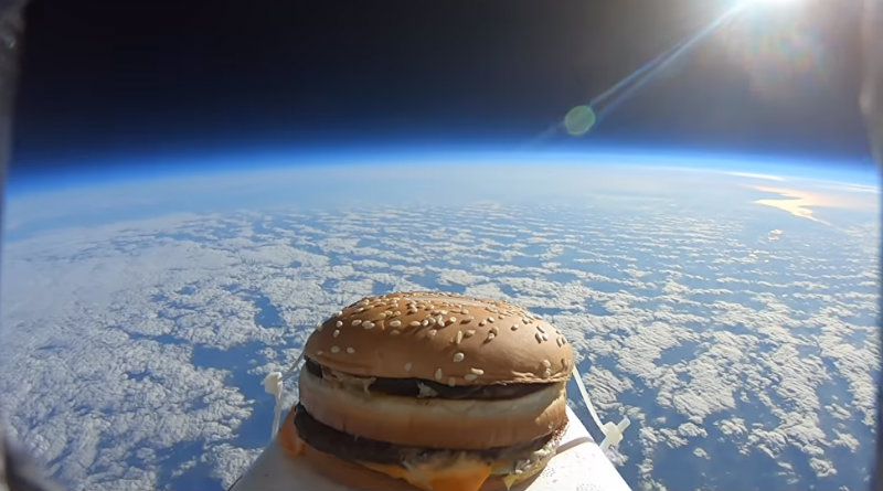 Бургер в космосе | Фото: sputniknews