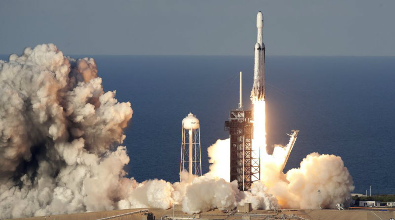 Falcon Heavy | Фото: voanews