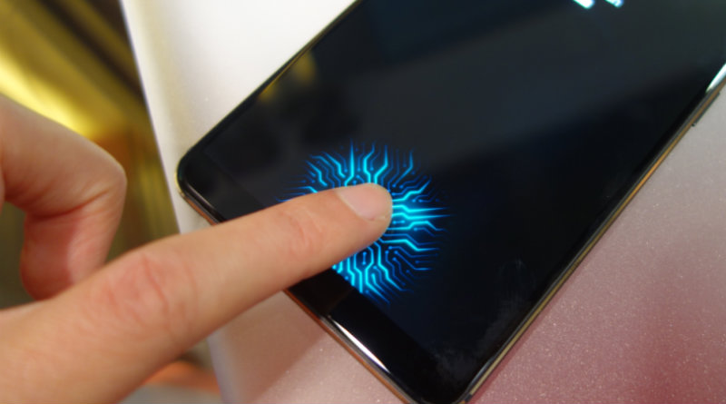 Сканер отпечатков пальцев в экране | Фото: pcmag.com