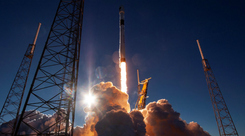Falcon 9 | Фото: https://www.teslarati.com