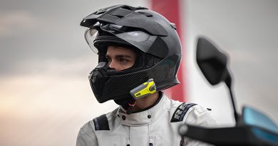 Мотошлем Mogomota с подушками безопасности