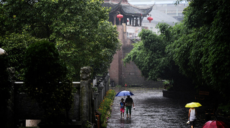 Дождь в Китае | Фото: https://img-fotki.yandex.ru