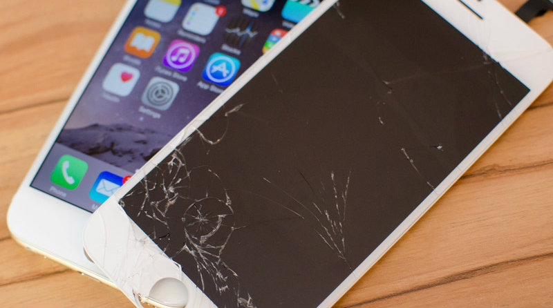 iPhone и разбитый экран | Фото: macdigger.ru