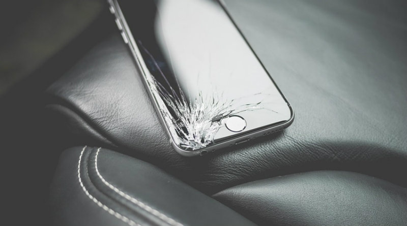 Разбитый iPhone | Фото: 3dnews.ru