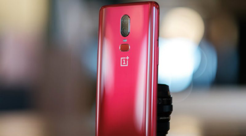 OnePlus 6 Red | Фото: Android Authority