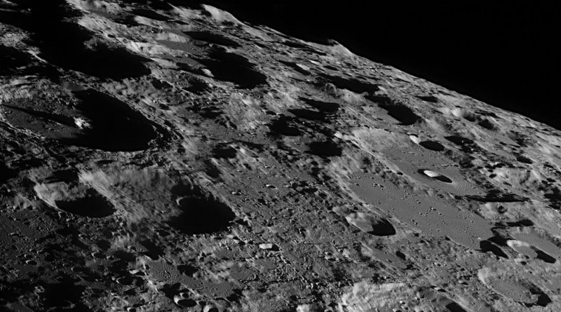 Поверхность луны | Фото: hightech.fm