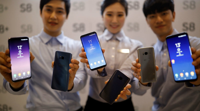 Смартфоны Samsung | Фото: nikkei