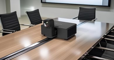 Проектор Fujifilm ZUH12000 со сменными объективами