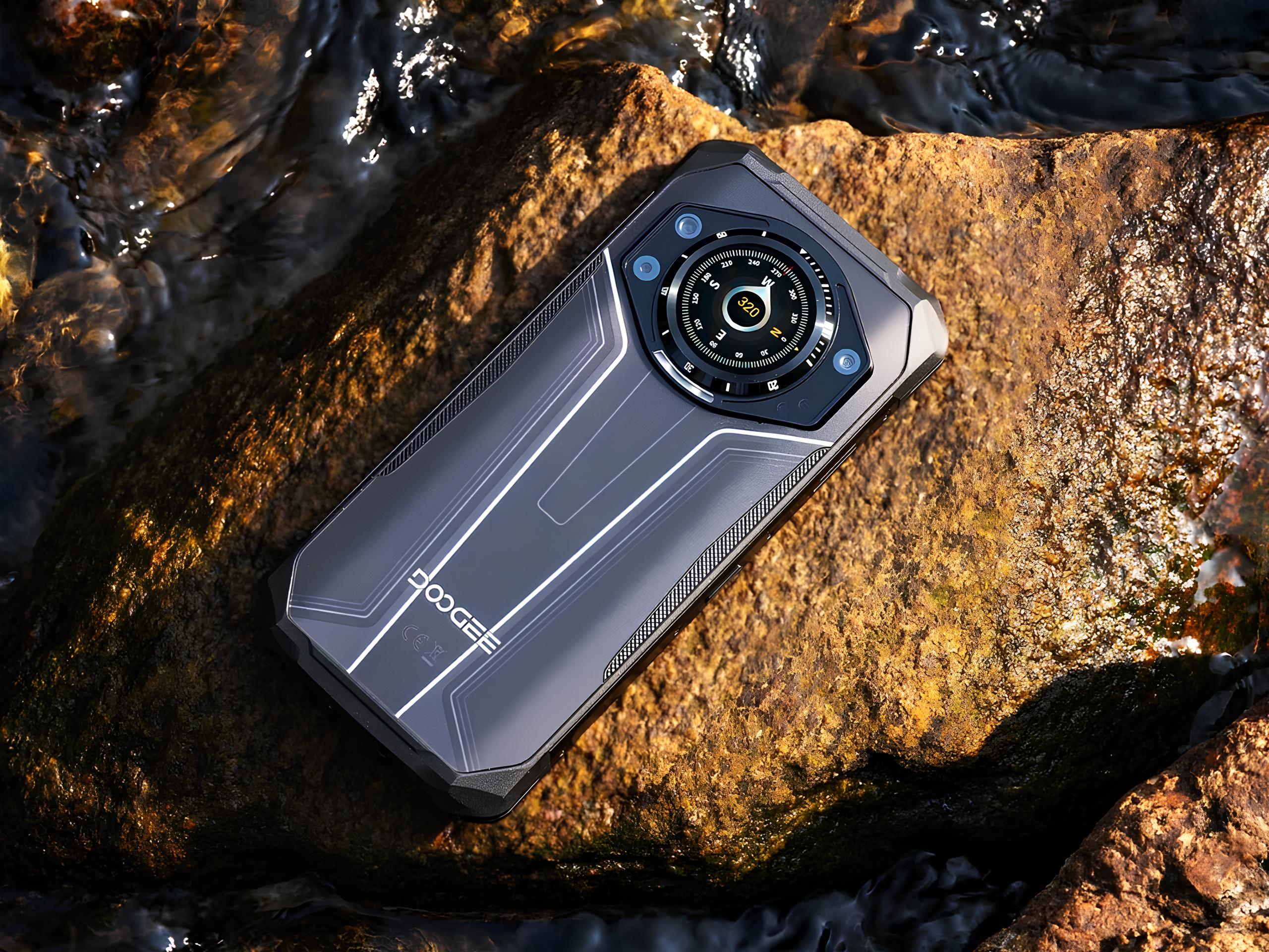 Doogee показала защищённый смартфон S119 с дисплеем на задней панели