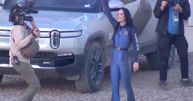new-shepard-otpravila-v-kosmos-pervyj-polnostyu-zhenskij-ekipazh