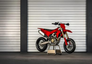 ducati-desmo450-sm Ducati готовит к дебюту гоночный байк Desmo450 SM