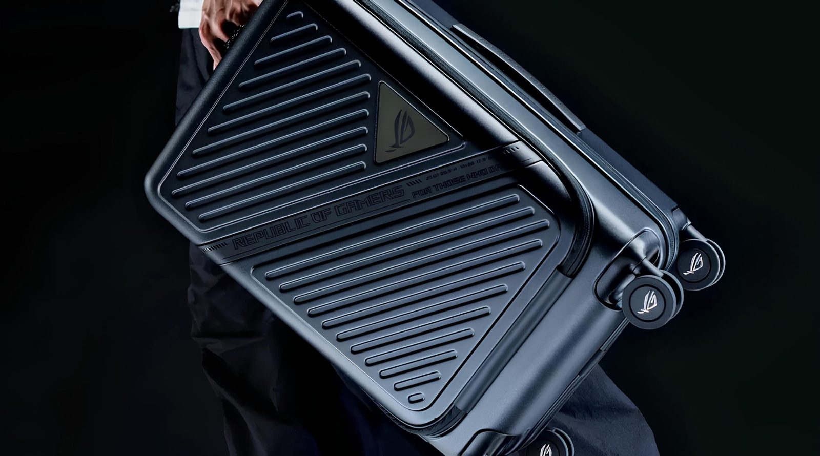 chemodan-asus-rog-archer