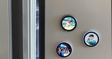 Цифровой значок Omibo с экраном для фото и видео