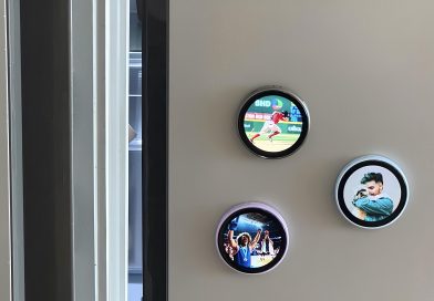 Цифровой значок Omibo с экраном для фото и видео