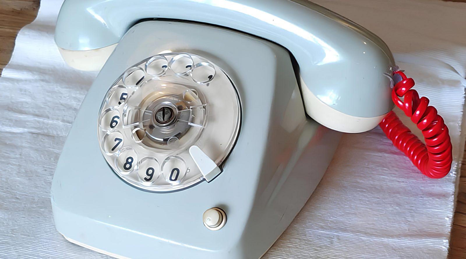 umnyj-diskovyj-telefon