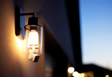 Wyze выпустила «умную» лампу с камерой: безопасность и свет в одном устройстве