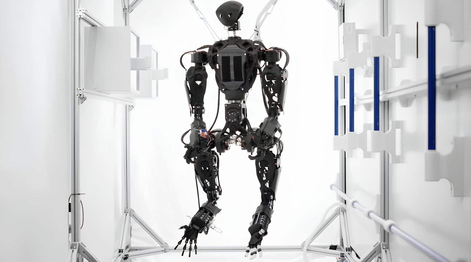 chetyryohrukij-robot-helios