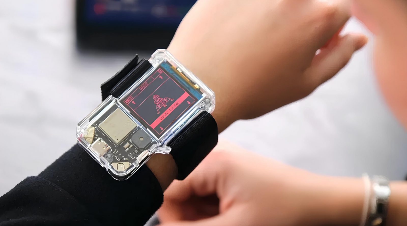 chasy-po-missii-artemis-ii