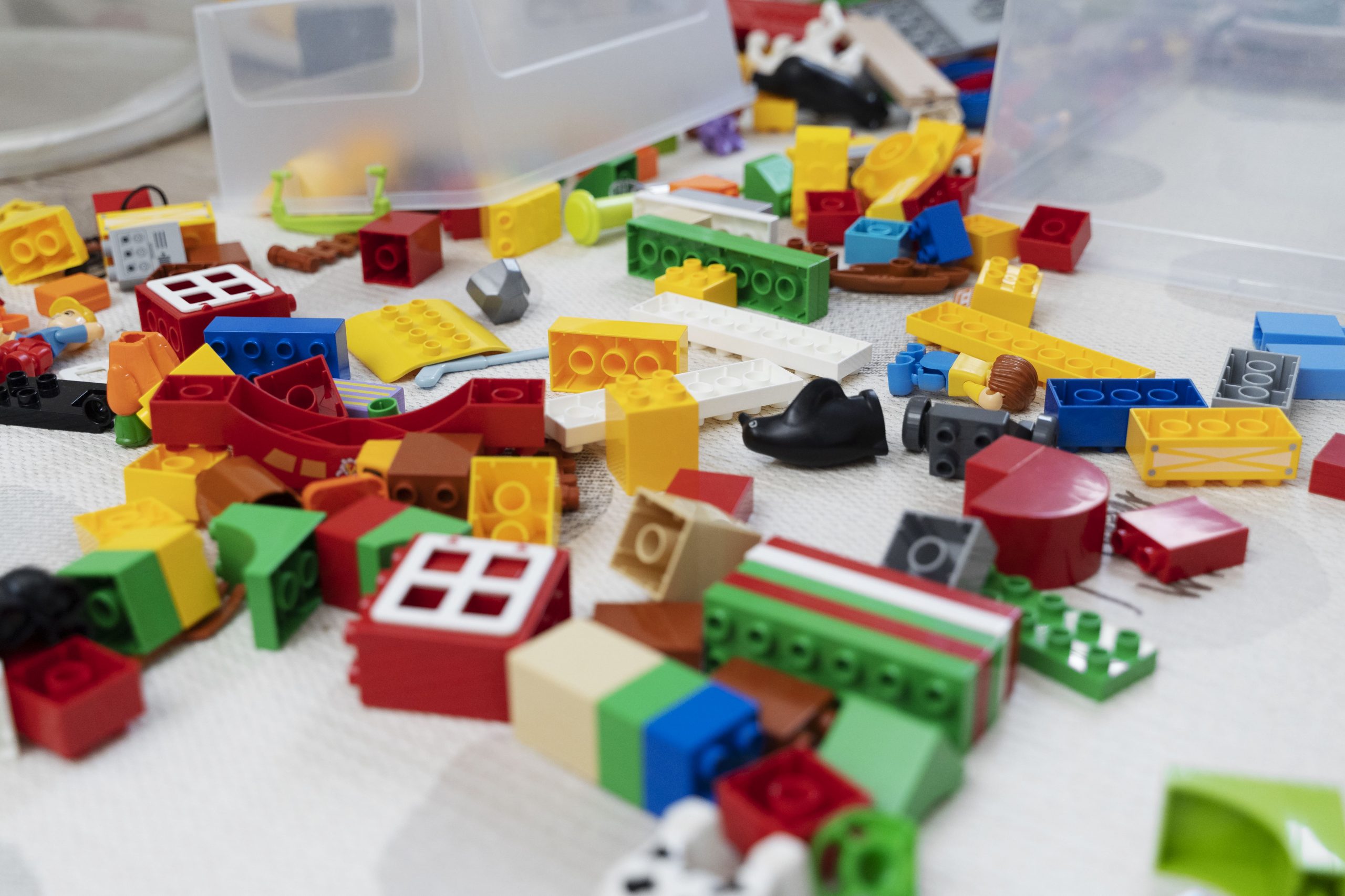nejroset-legogpt-dlya-oblegcheniya-sborki-konstruktora